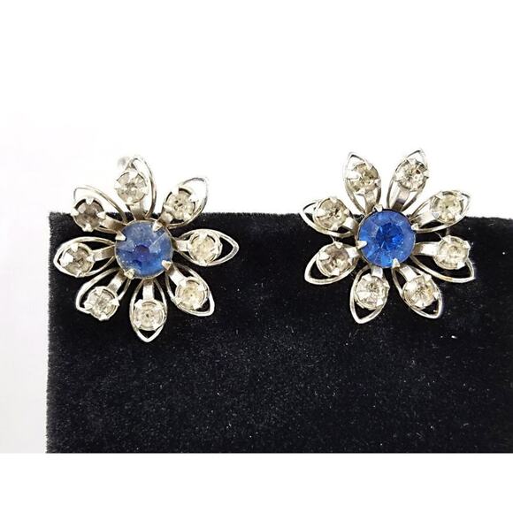 Bugbee & Niles Blue Rhinestone Screw Back Earrings, Vintage Jewelry 1940s - Picture 8 of 10